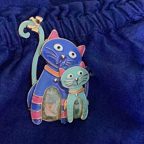 Kitty cat  brooch in Richey colors blues turquoise pinks orange. - Picture 1 of 4